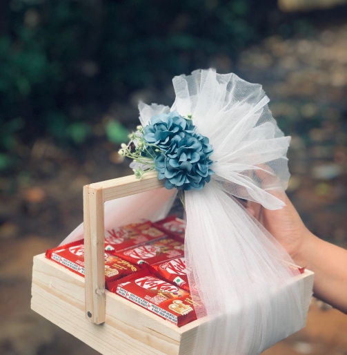 chocolate basket